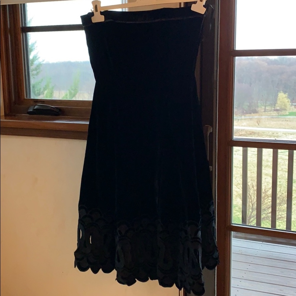 Maple black, velvet, strapless dress